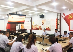 內(nèi)蒙古萬(wàn)和工程項(xiàng)目管理有限責(zé)任公司黨支部 召開(kāi)關(guān)于貫徹全國(guó)兩會(huì)精神的黨員學(xué)習(xí)大會(huì)